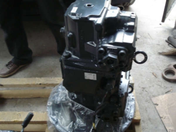 挖掘机液压泵与发动机、分配阀之间的关系